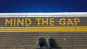 Mind the gap Bild